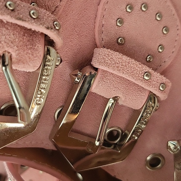 Givenchy's 'Elegant' ankle pink suede boots - Picture 5 of 13